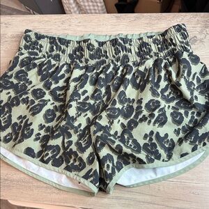 Victorias Secret - Med - Black and Green Leopard Print Shorts - Elastic waist